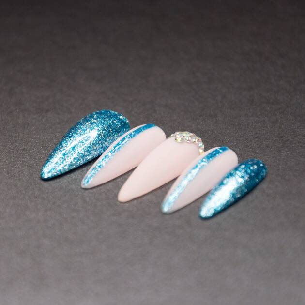 Sha Nails - Diamonds on sparkling blue - Press on nails